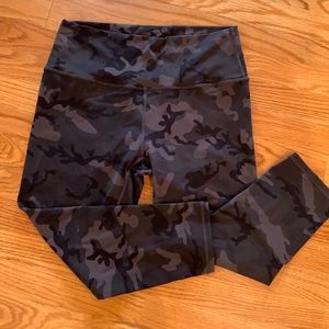 Zyia Luxe HiRise Forest Camo Capri Leggings